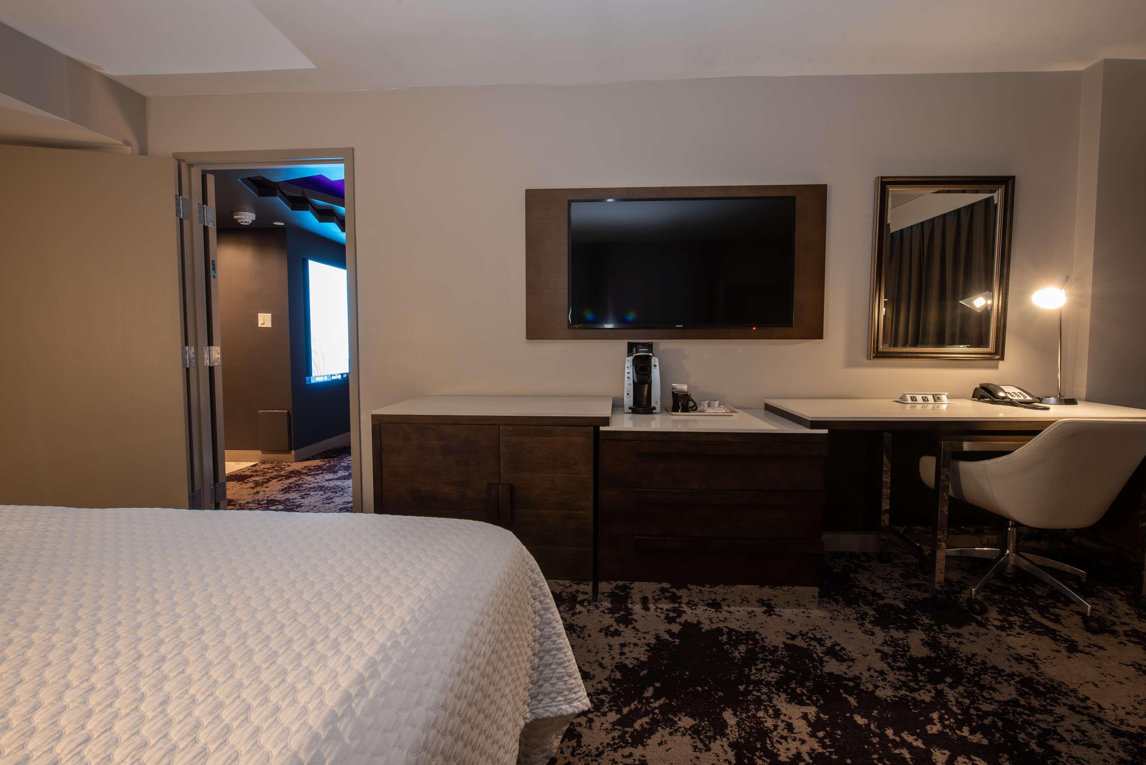 Doubletree By Hilton Houston Brookhollow Exterior photo