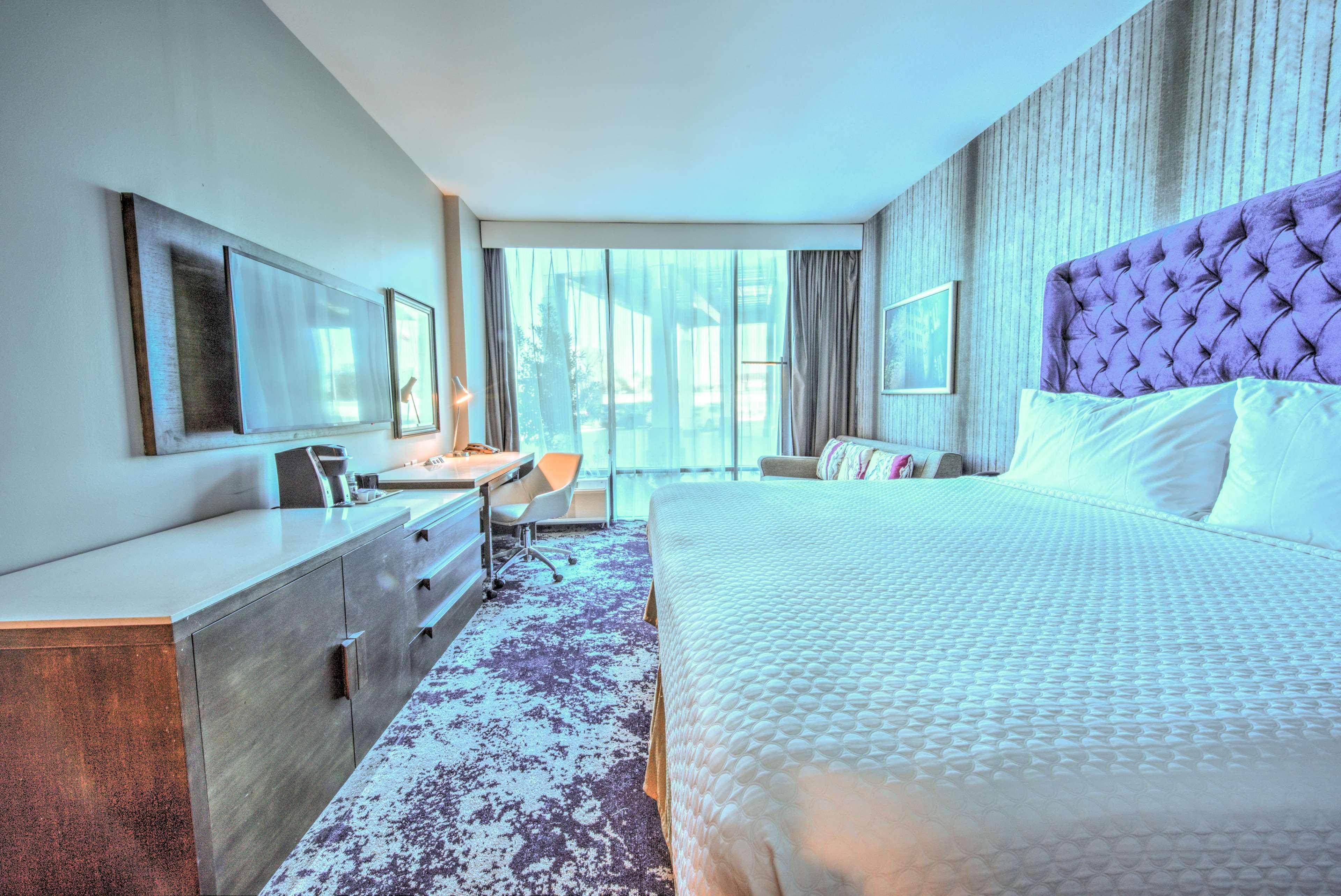 Doubletree By Hilton Houston Brookhollow Exterior photo