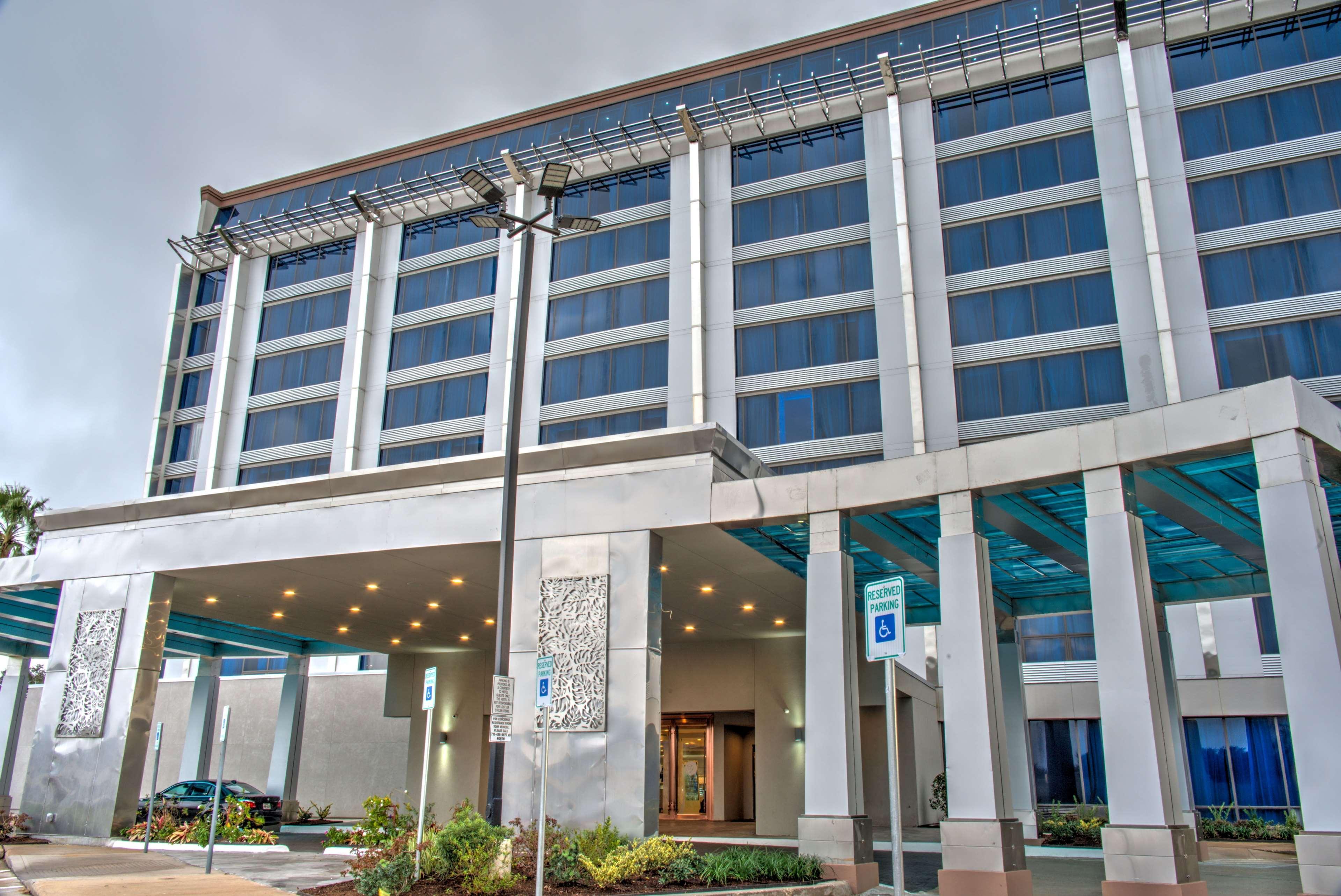 Doubletree By Hilton Houston Brookhollow Exterior photo