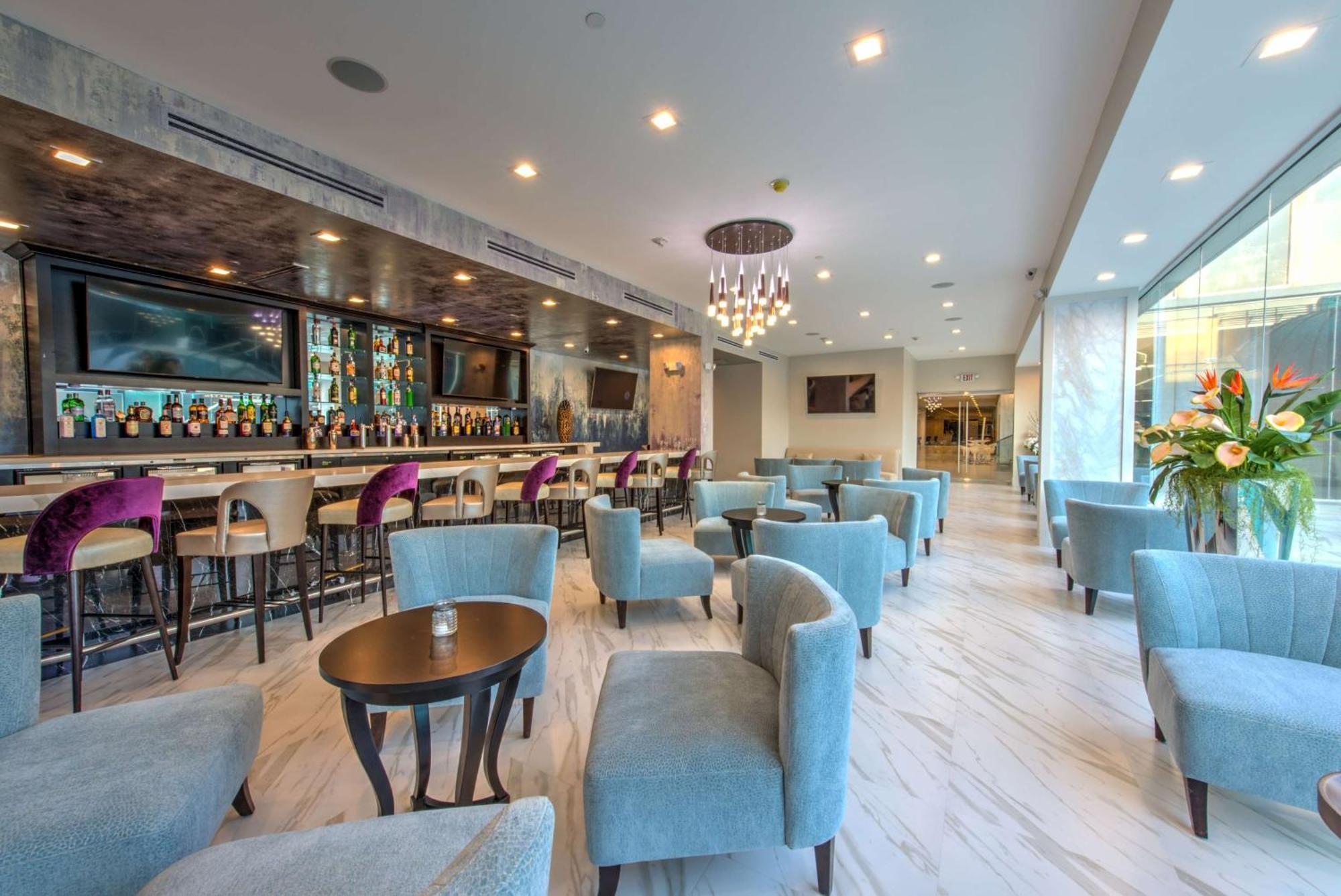Doubletree By Hilton Houston Brookhollow Exterior photo