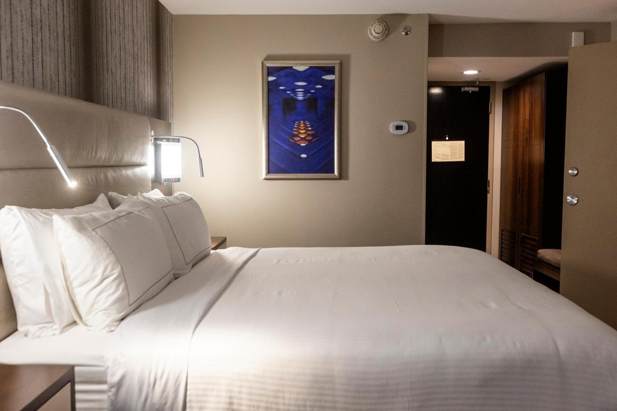 Doubletree By Hilton Houston Brookhollow Exterior photo